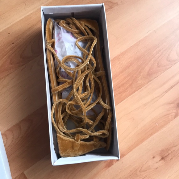 Velvet mustard lace up sandal - Picture 2 of 3